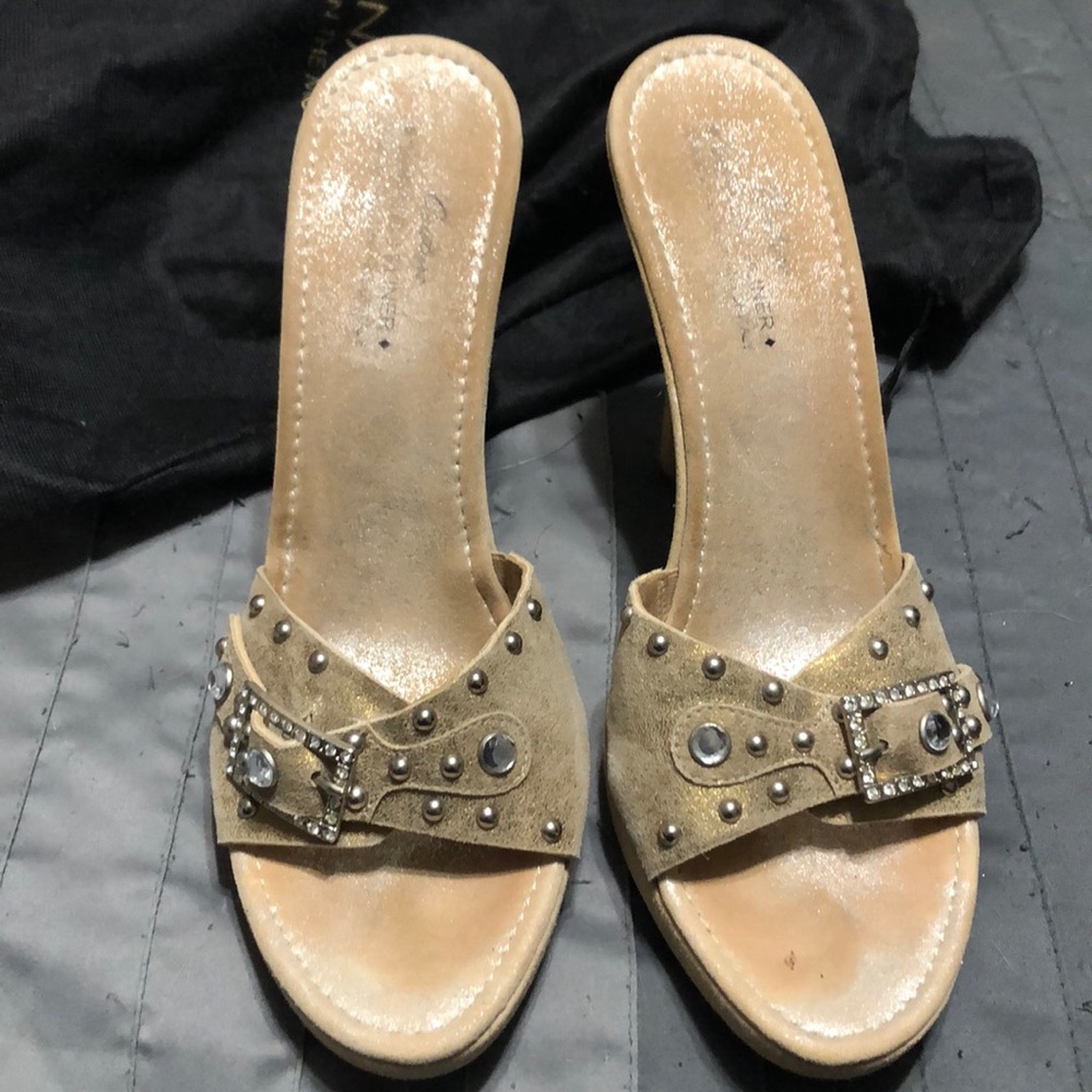 DONALD J PLINER HEELS